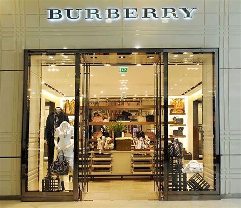 burberry store.